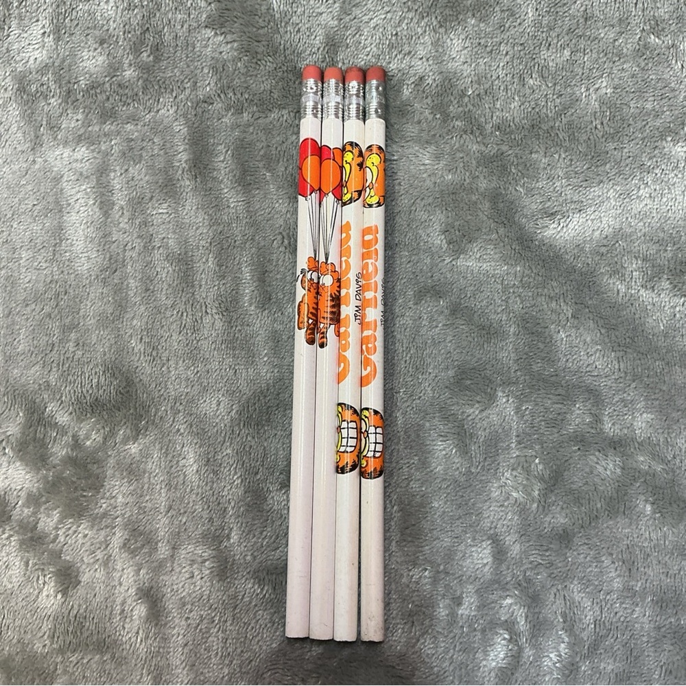 Vintage 1978 Garfield Jim Davis Pencils Set Of 4 united feature syndicate, inc